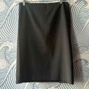 Theory size 4 women’s skirt - dark grey